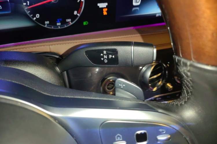 Used Mercedes-Benz S-Class 2018 S 450 L 4MATIC Excellence Special Edition Gear Lever