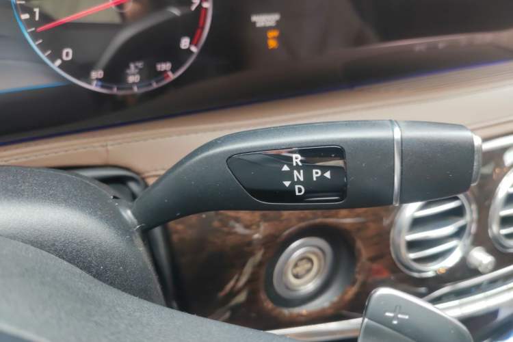 Used Mercedes-Benz S-Class 2018 S 320 L Gear Lever