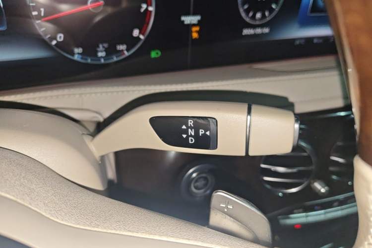 Used Mercedes-Benz S-Class 2018 S 350 L Gear Lever