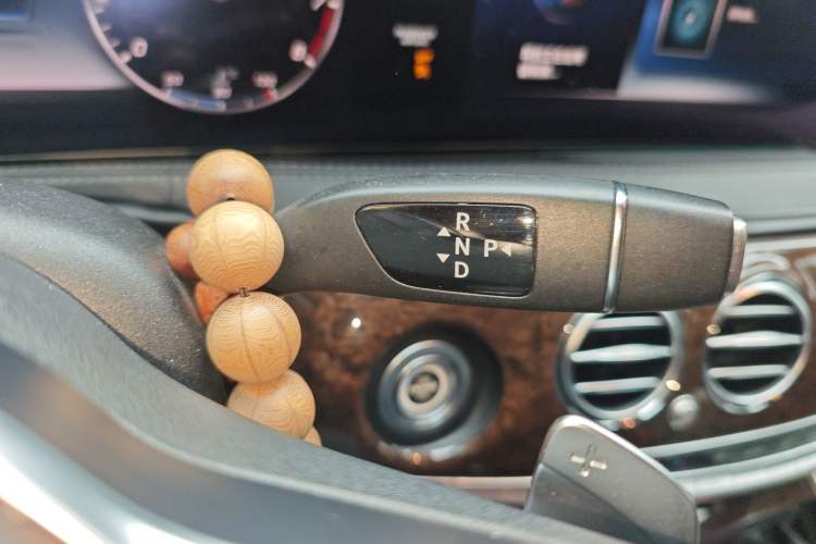 Used Mercedes-Benz S-Class 2018 S 320 L Gear Lever