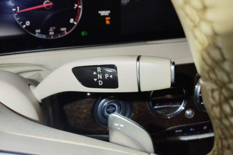Used Mercedes-Benz S-Class 2018 S 320 L Gear Lever