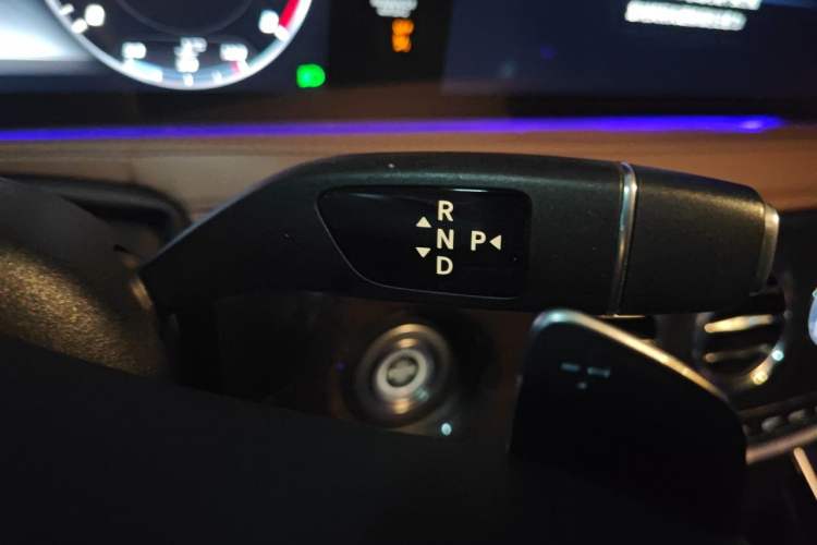 Used Mercedes-Benz S-Class 2018 S 450 L 4MATIC Excellence Special Edition Gear Lever