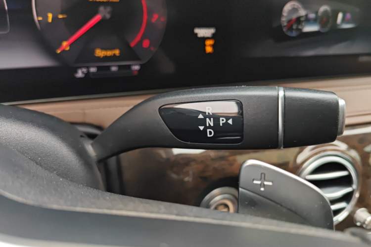 Used Mercedes-Benz S-Class 2018 S 320 L Gear Lever