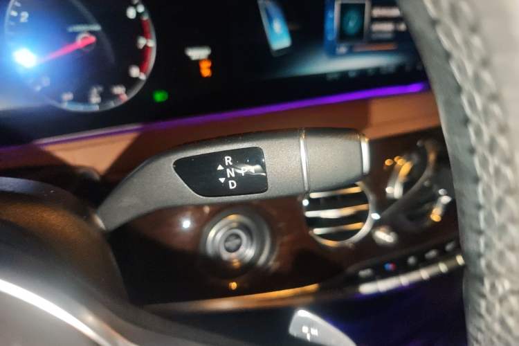 Used Mercedes-Benz S-Class 2018 S 320 L Gear Lever