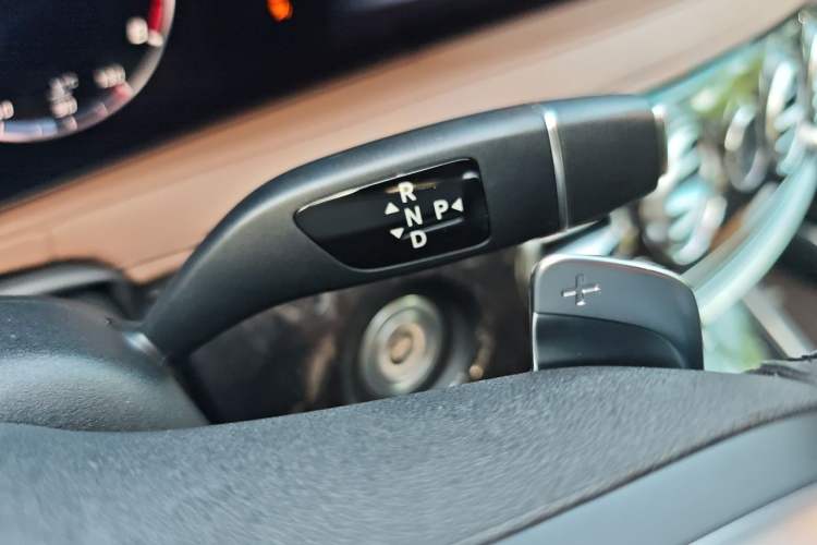 Used Mercedes-Benz S-Class 2018 S 450 L 4MATIC Excellence Special Edition Gear Lever