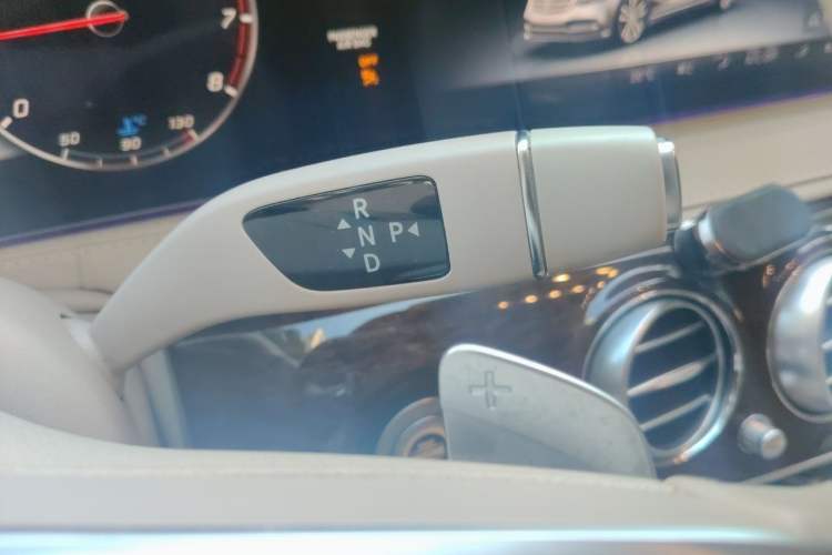 Used Mercedes-Benz S-Class 2018 S 320 L Gear Lever