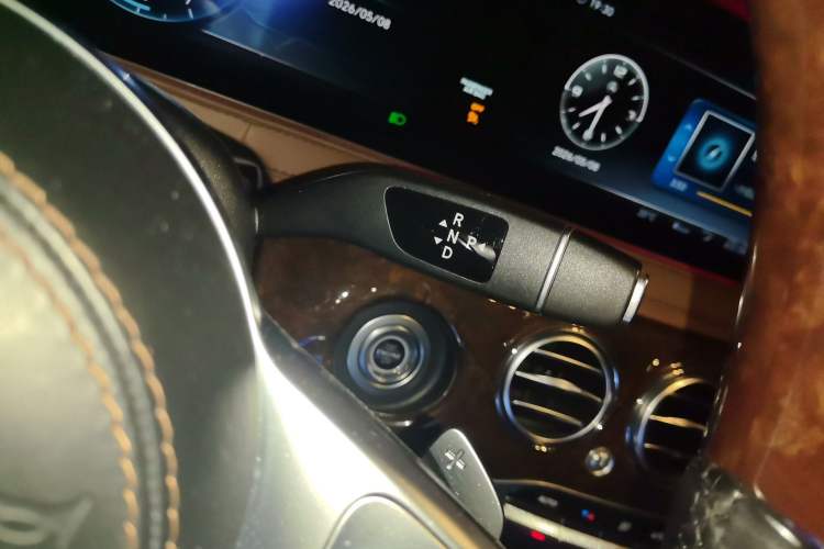 Used Mercedes-Benz S-Class 2018 S 350 L Gear Lever