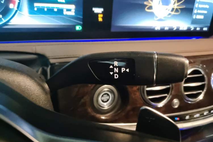 Used Mercedes-Benz S-Class 2018 S 320 L Gear Lever