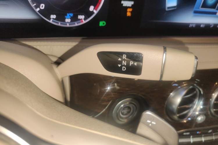 Used Mercedes-Benz S-Class 2018 S 320 L Gear Lever