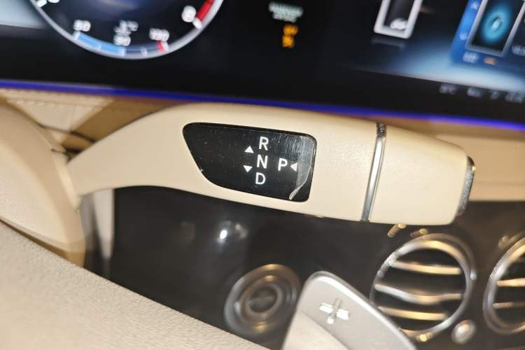 Used Mercedes-Benz S-Class 2018 S 450 L 4MATIC Excellence Special Edition Gear Lever