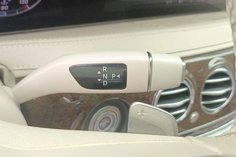 Used Mercedes-Benz S-Class 2018 S 320 L Gear Lever