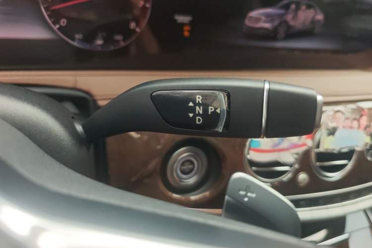 Used Mercedes-Benz S-Class 2018 S 350 L Gear Lever