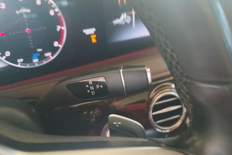 Used Mercedes-Benz S-Class 2018 S 320 L Gear Lever