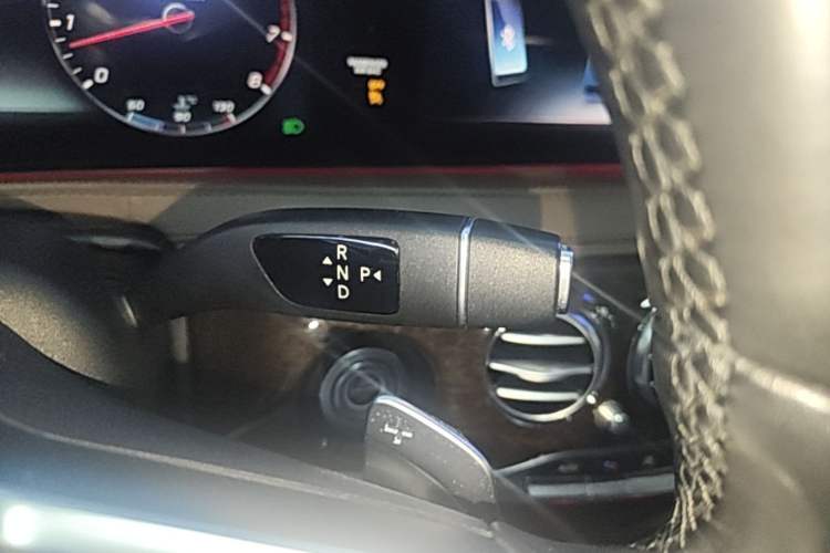 Used Mercedes-Benz S-Class 2018 S 320 L Gear Lever