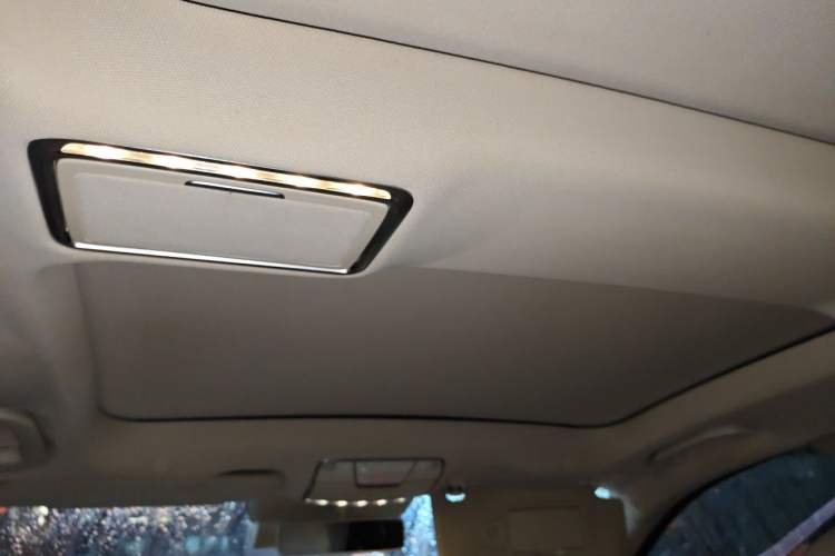Used Mercedes-Benz S-Class 2018 S 320 L Headliner