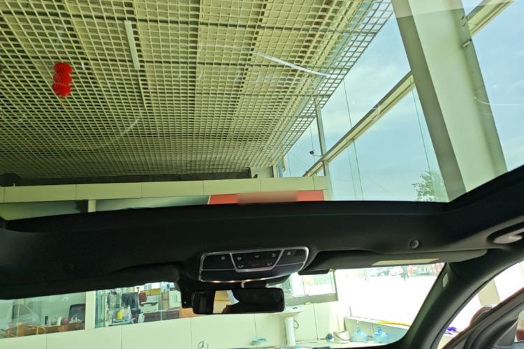 Used Mercedes-Benz S-Class 2018 S 320 L Headliner