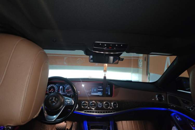 Used Mercedes-Benz S-Class 2018 S 320 L Headliner
