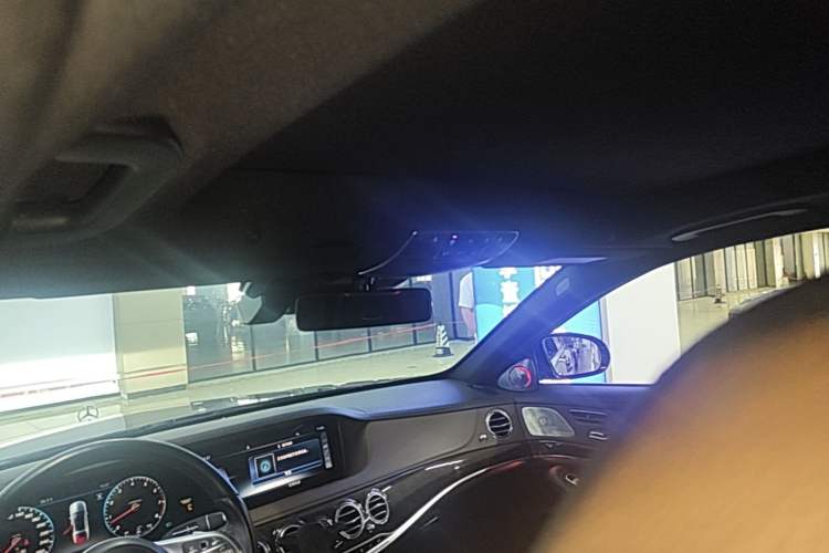 Used Mercedes-Benz S-Class 2018 S 320 L Headliner