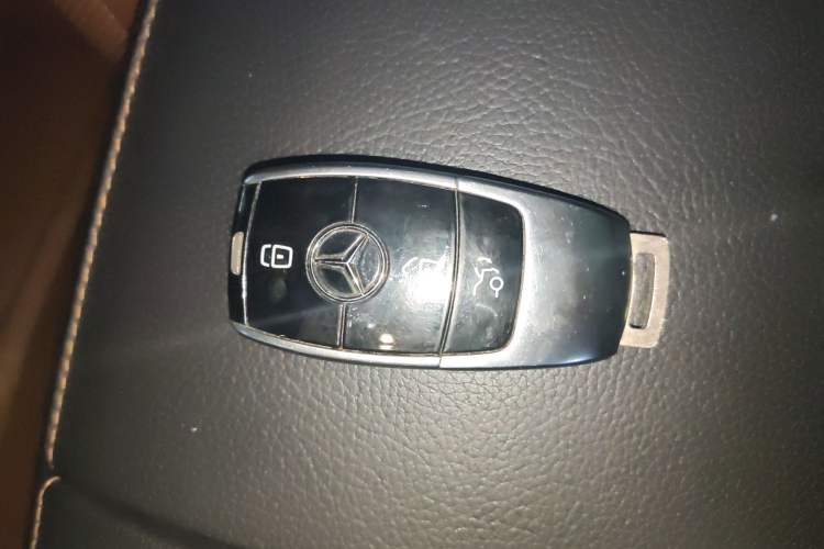 Used Mercedes-Benz S-Class 2018 S 320 L Interior 1