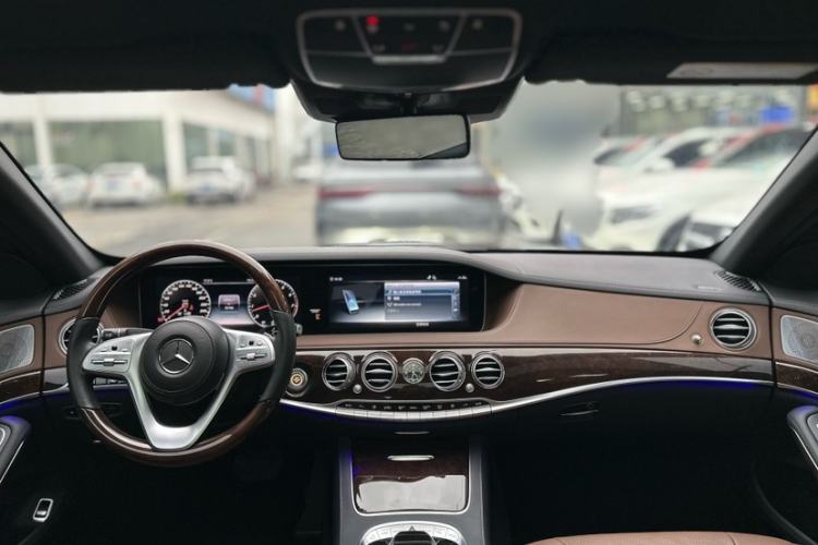 Used Mercedes-Benz S-Class 2018 S 350 L Interior 1