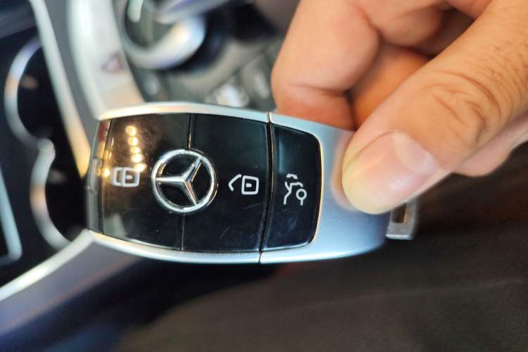 Used Mercedes-Benz S-Class 2018 S 450 L Interior 1