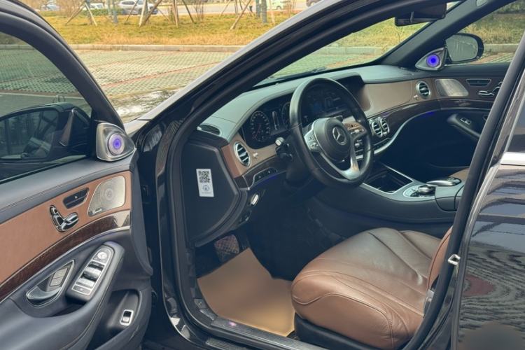 Used Mercedes-Benz S-Class 2018 S 320 L Interior 1