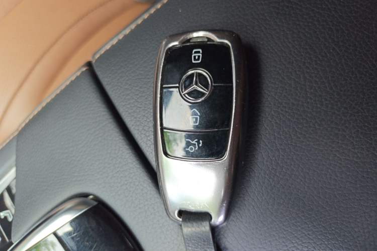 Used Mercedes-Benz S-Class 2018 S 320 L Interior 1