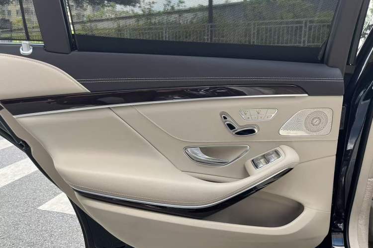 Used Mercedes-Benz S-Class 2018 S 350 L Interior 10