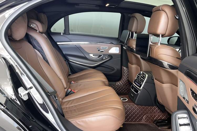 Used Mercedes-Benz S-Class 2018 S 450 L 4MATIC Interior 10