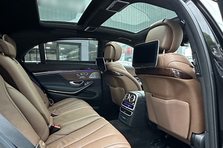 Used Mercedes-Benz S-Class 2018 S 350 L Interior 11