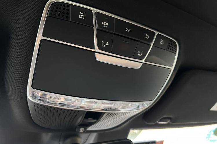Used Mercedes-Benz S-Class 2018 S 450 L Interior 12