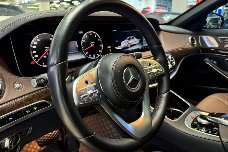 Used Mercedes-Benz S-Class 2018 S 450 L Interior 2