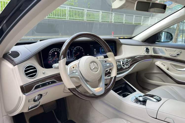 Used Mercedes-Benz S-Class 2018 S 350 L Interior 2