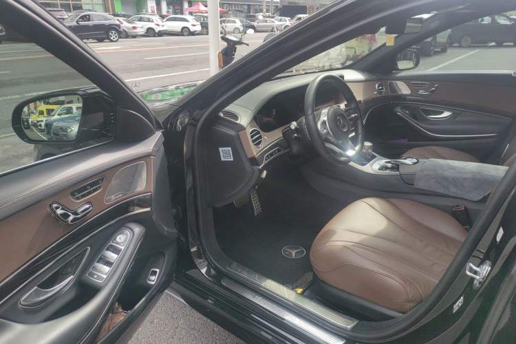 Used Mercedes-Benz S-Class 2018 S 450 L 4MATIC Excellence Special Edition Interior 2