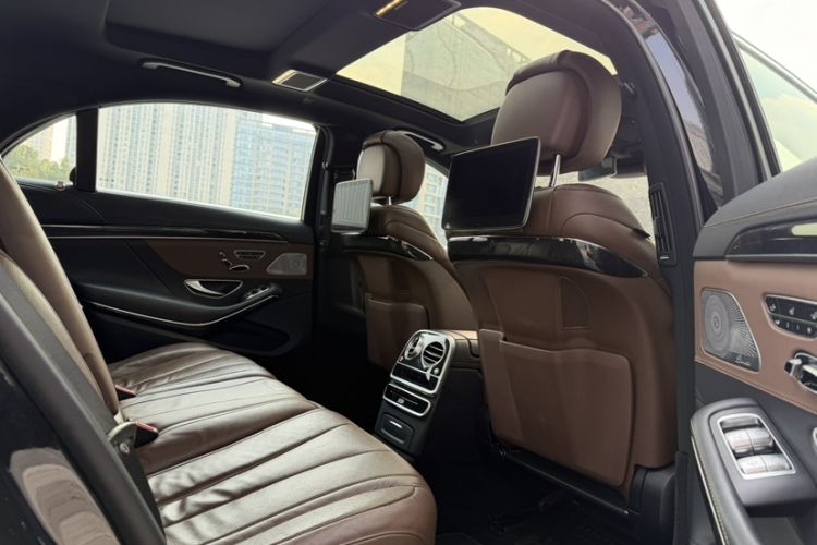 Used Mercedes-Benz S-Class 2018 S 450 L 4MATIC Interior 2