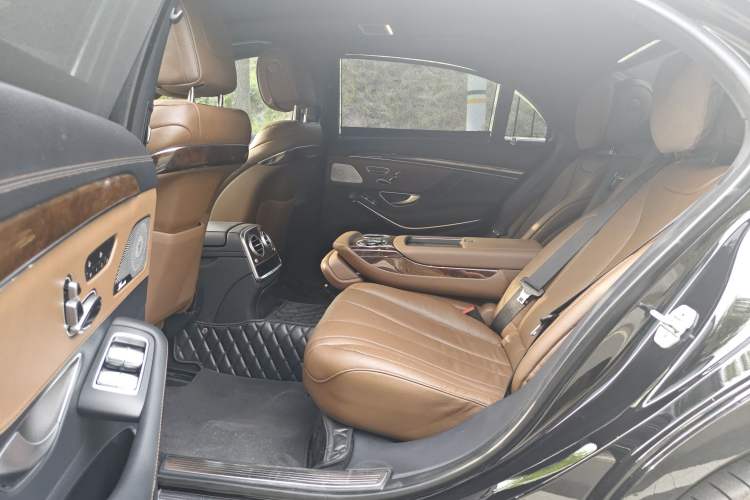 Used Mercedes-Benz S-Class 2018 S 450 L Interior 2