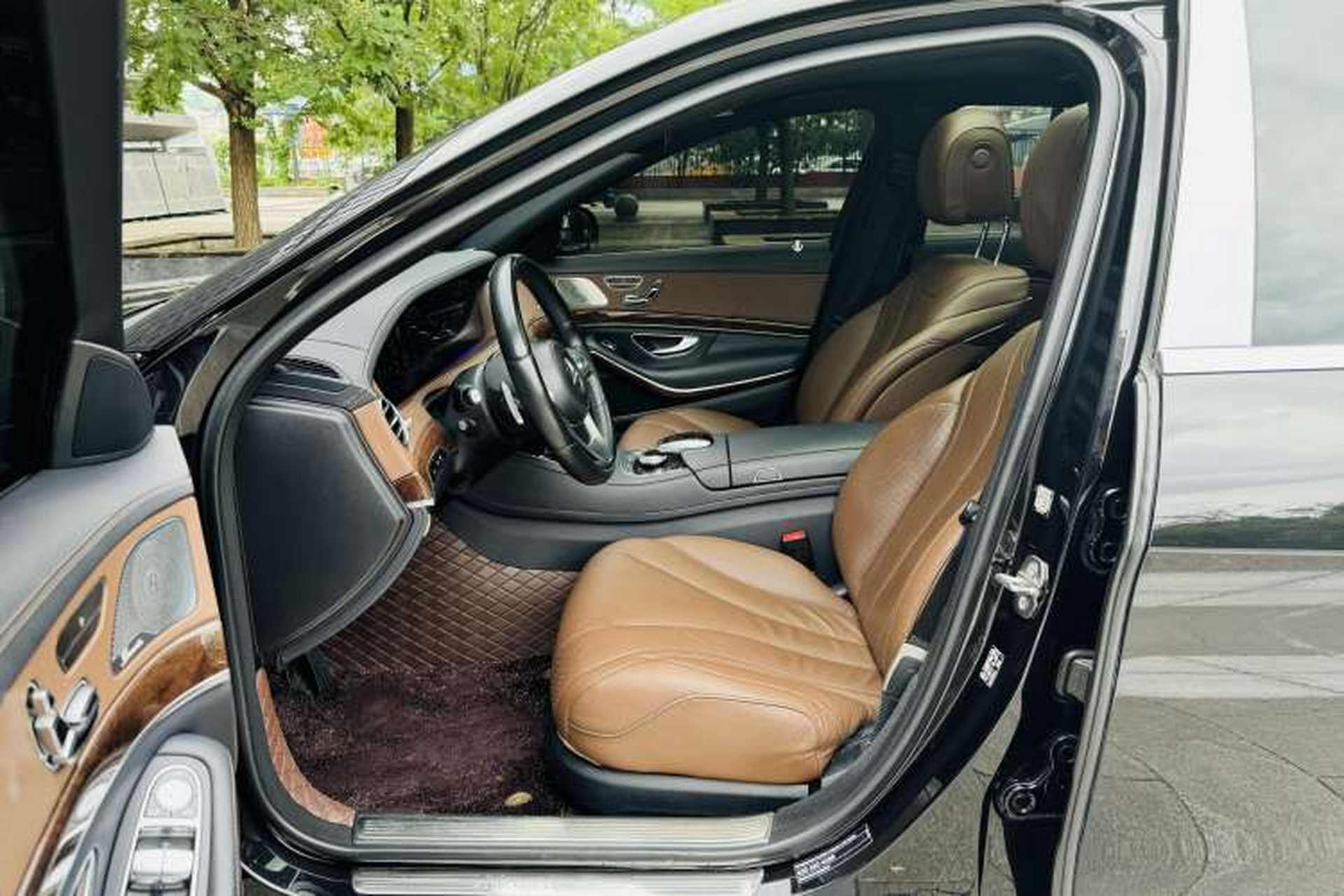 Used Mercedes-Benz S-Class 2018 S 450 L Interior 2