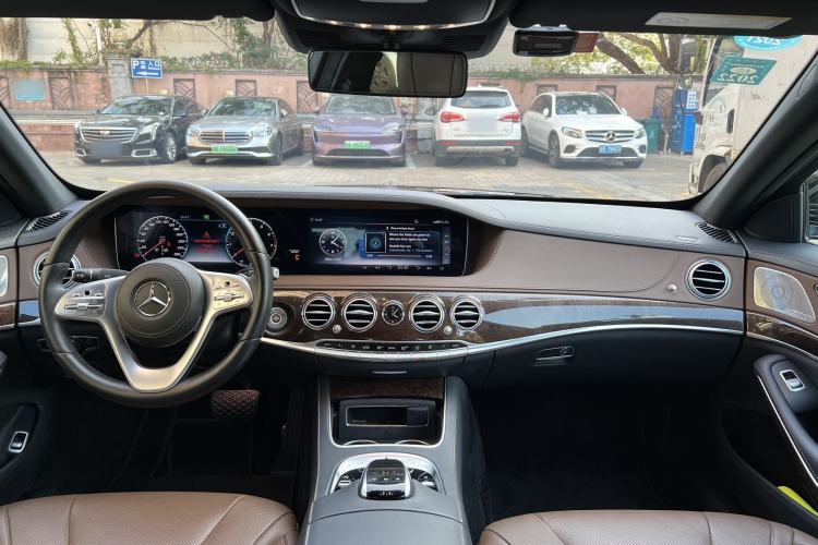 Used Mercedes-Benz S-Class 2018 S 450 L Interior 2