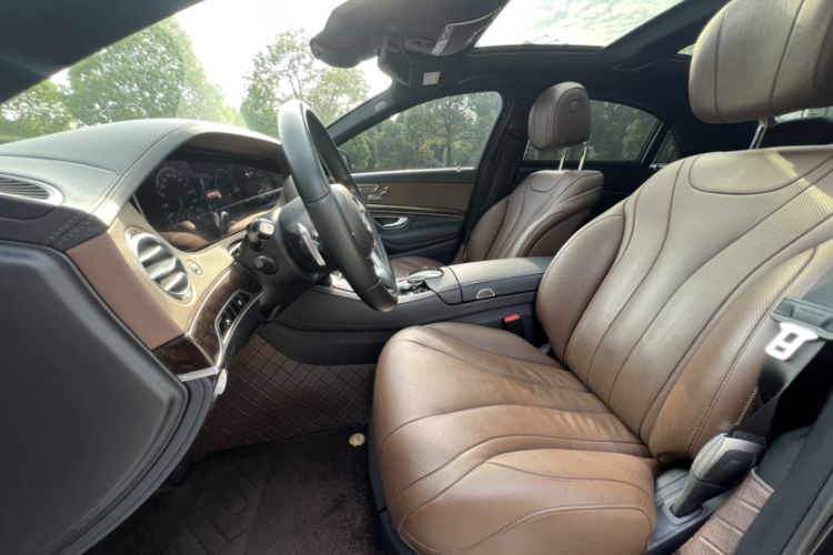Used Mercedes-Benz S-Class 2018 S 320 L Interior 2