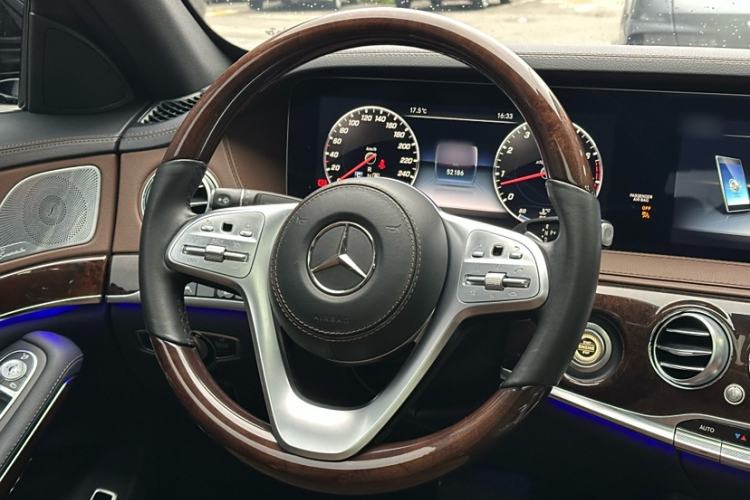 Used Mercedes-Benz S-Class 2018 S 350 L Interior 2