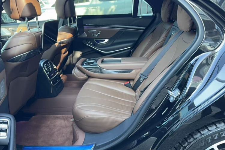 Used Mercedes-Benz S-Class 2018 S 450 L 4MATIC Excellence Special Edition Interior 3