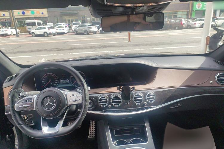 Used Mercedes-Benz S-Class 2018 S 450 L 4MATIC Excellence Special Edition Interior 3