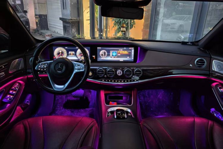 Used Mercedes-Benz S-Class 2018 S 450 L Interior 3