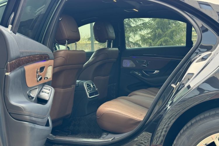 Used Mercedes-Benz S-Class 2018 S 320 L Interior 3