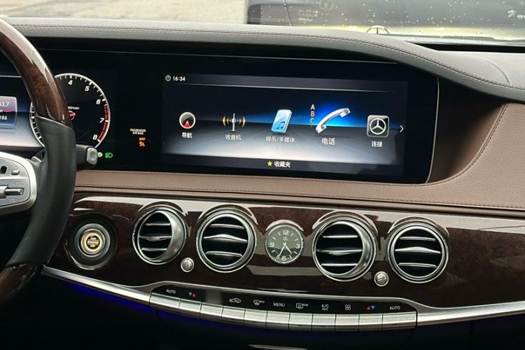 Used Mercedes-Benz S-Class 2018 S 350 L Interior 3