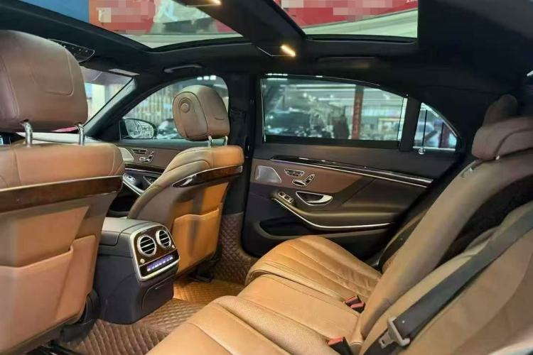 Used Mercedes-Benz S-Class 2018 S 450 L Interior 4