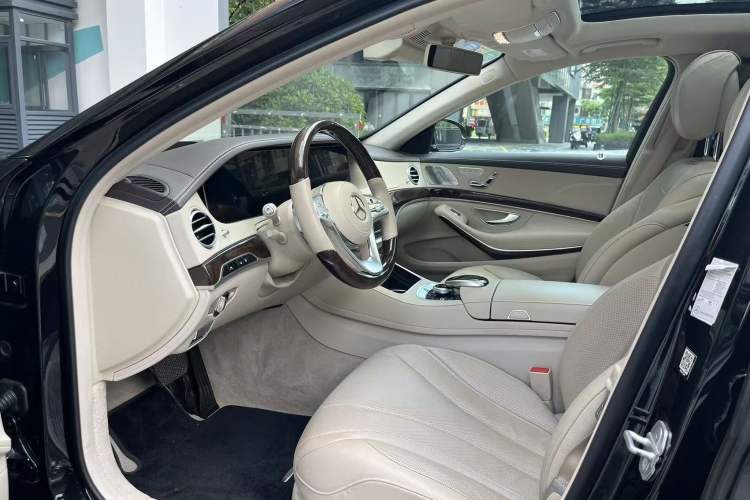 Used Mercedes-Benz S-Class 2018 S 350 L Interior 4