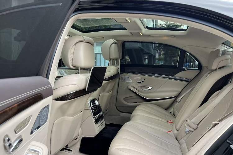 Used Mercedes-Benz S-Class 2018 S 350 L Interior 5