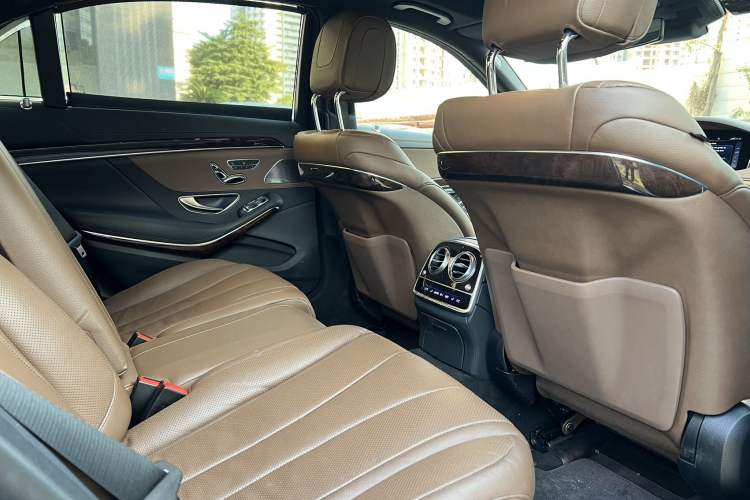 Used Mercedes-Benz S-Class 2018 S 450 L Interior 5