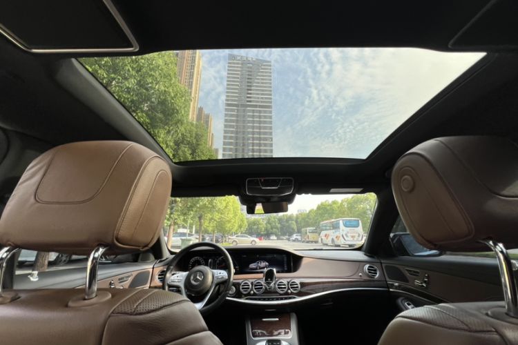 Used Mercedes-Benz S-Class 2018 S 320 L Interior 5